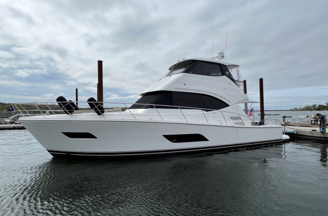 M/Y 52 FLY ENCLOSED | RIVIERA