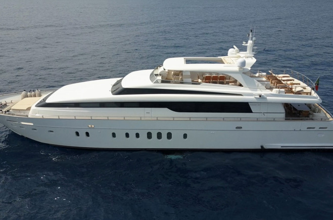 M/Y Petrus 2007 Sanlorenzo 108 @ Pisa - Italy