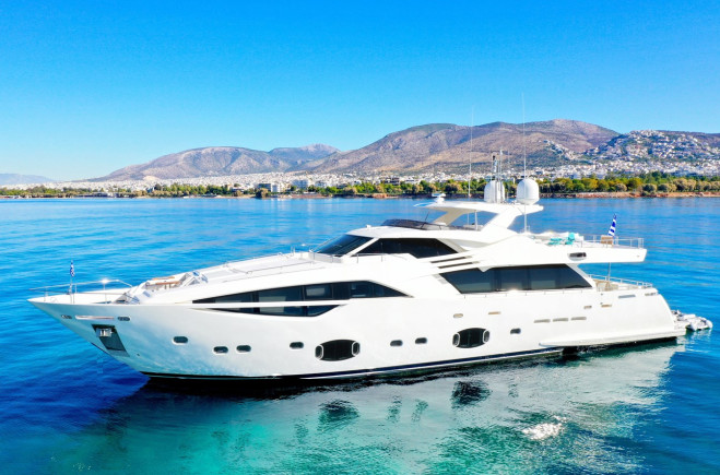 M/Y CUSTOM LINE 100  | Custom Line