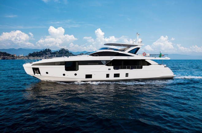 M/Y M32 025 | AZIMUT YACHTS