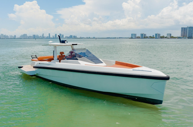 M/Y WALLYTENDER 48