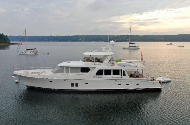 M/Y LET IT BEE
