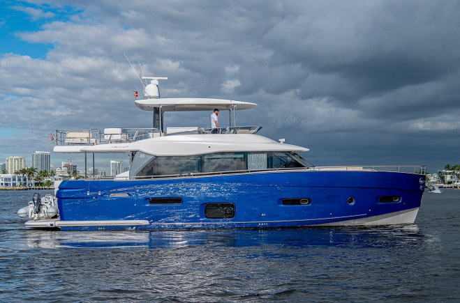 M/Y AZIMUT MAGELLANO 66