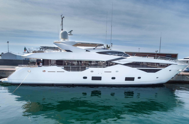 M/Y 2018 SUNSEEKER 116