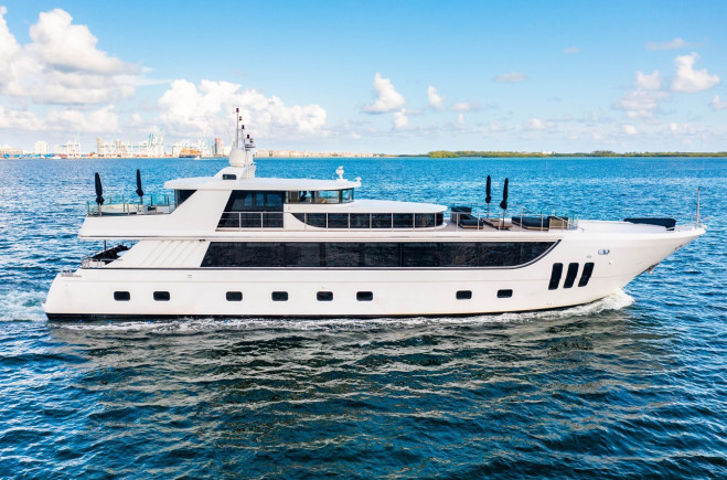 M/Y Uniq