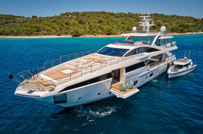 M/Y HEED  | AZIMUT YACHTS