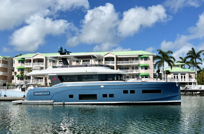 M/Y SIRENA 64 FLYBRIDGE