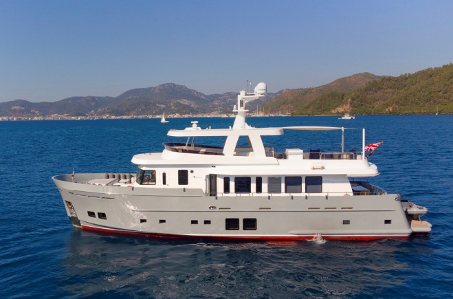 M/Y 85' SEMI DISPLACEMENT TRAWLER