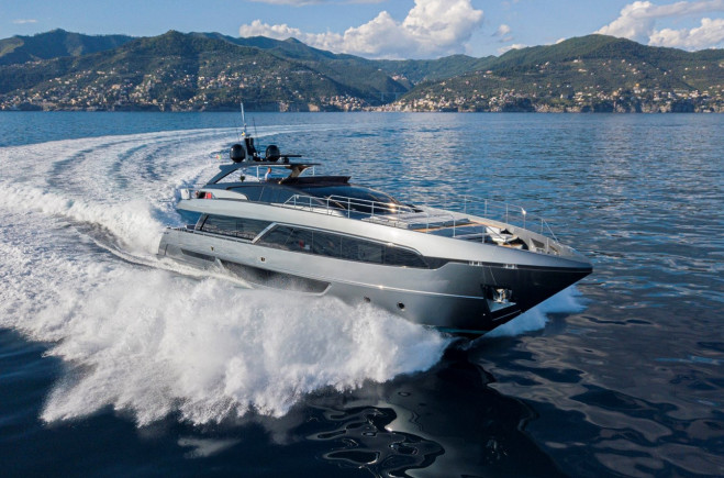 M/Y GOLD BLACK | Riva