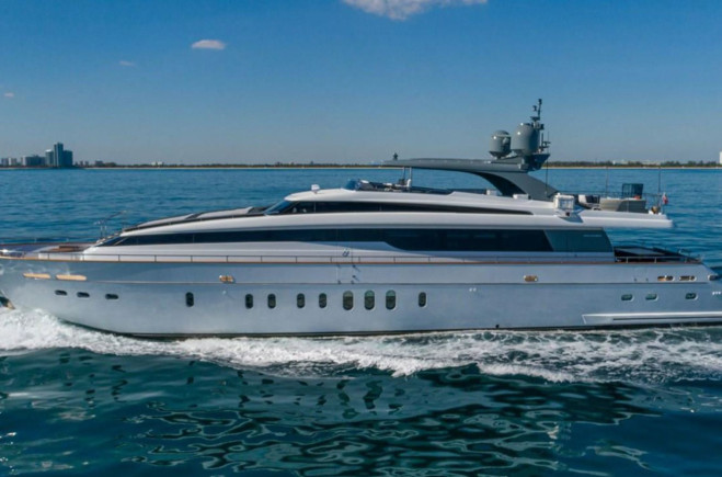 M/Y BAD ROMANCE 4