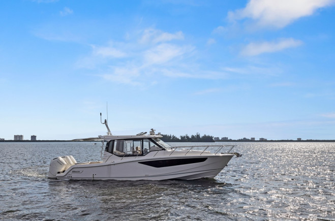 M/Y LOBO DEL MAR II | BOSTON WHALER