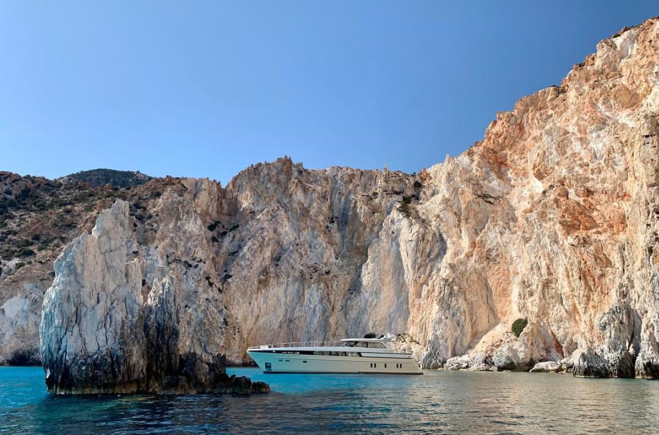 M/Y LAKY VERF 23M