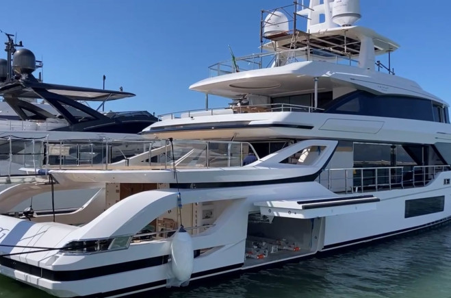 M/Y BORA GORA