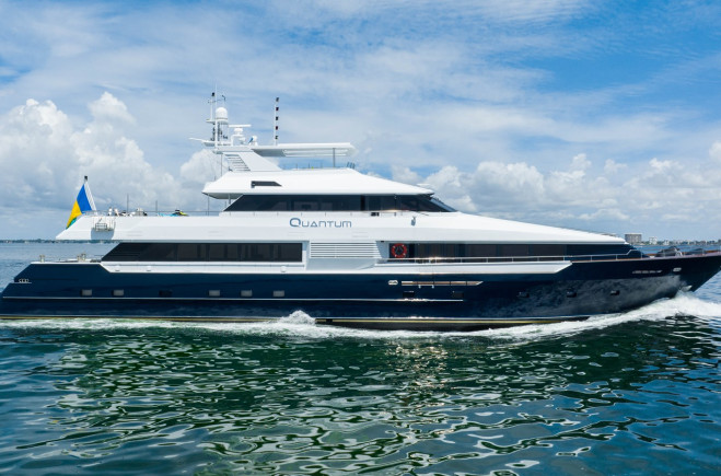 M/Y QUANTUM 