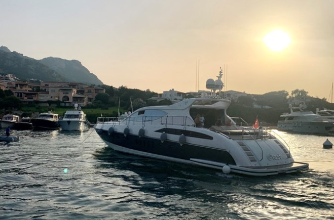 M/Y @LAST