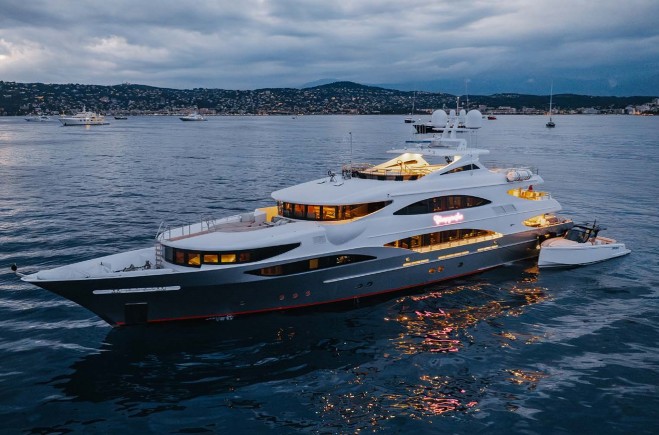 M/Y CHAMPAGNE SEAS | Trinity Yachts