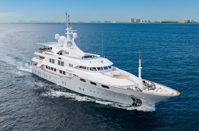 M/Y STARFIRE