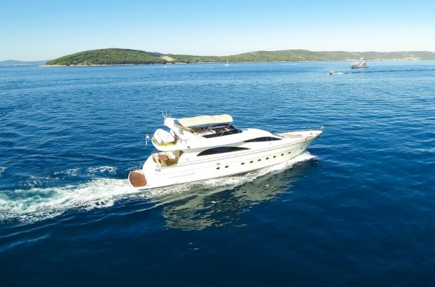 M/Y Lady Lona