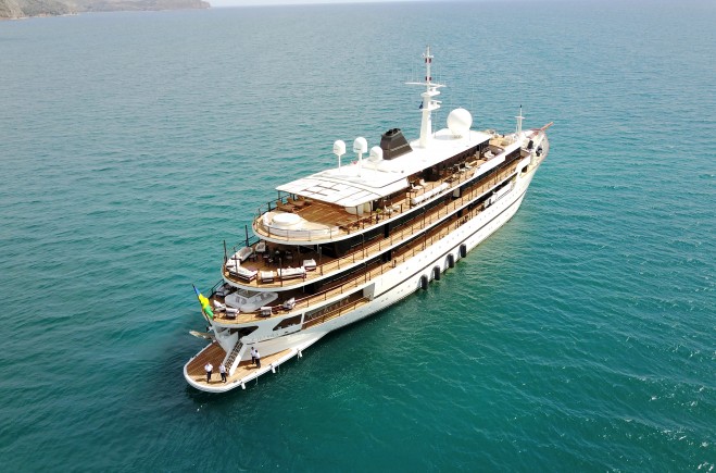 M/Y Chakra