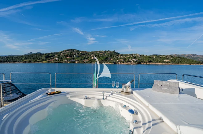 M/Y ETHNA