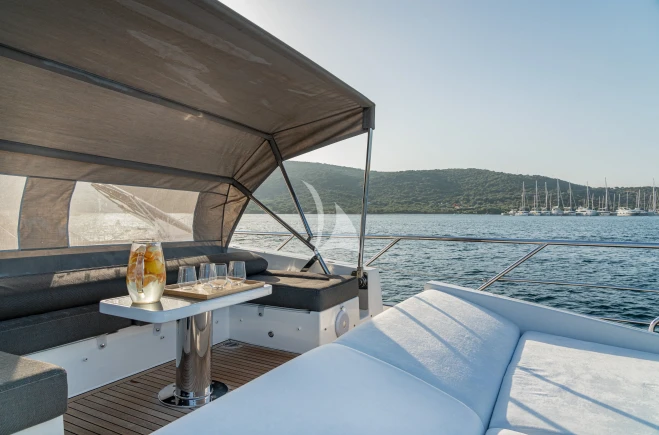 M/Y MANARA PRIMA