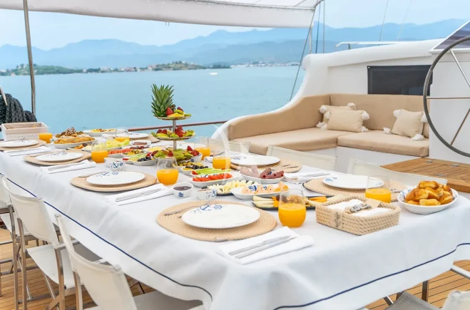M/Y HAPPY DAYS