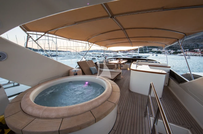 M/Y LADY LONA