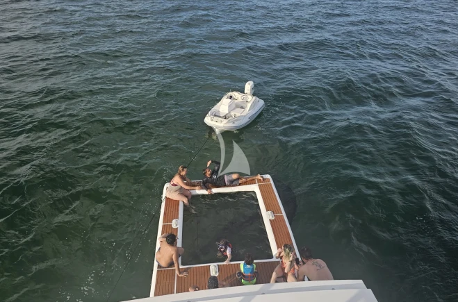 M/Y FREEDOM