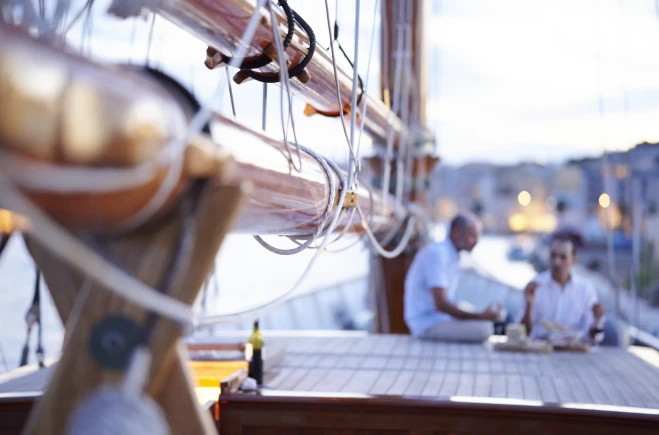 S/Y Black Swan