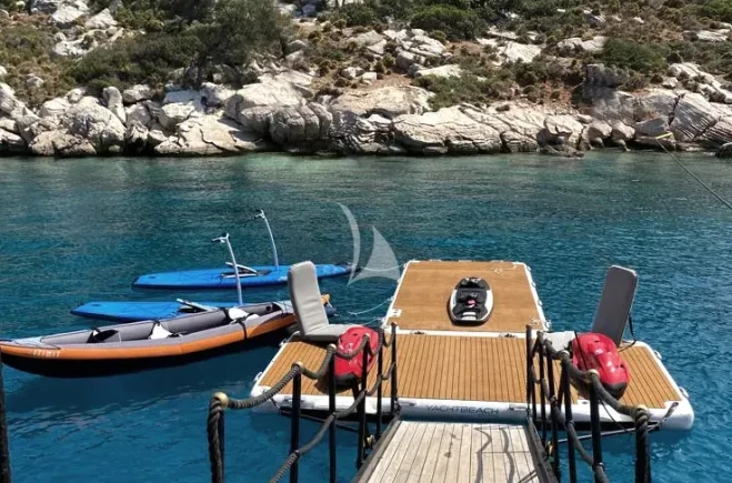 M/Y HALAS 71