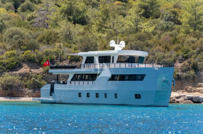 M/Y CALM DOWN