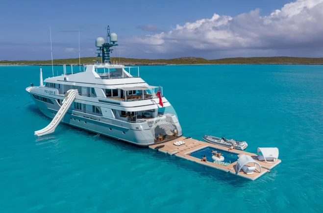 M/Y REVERIE