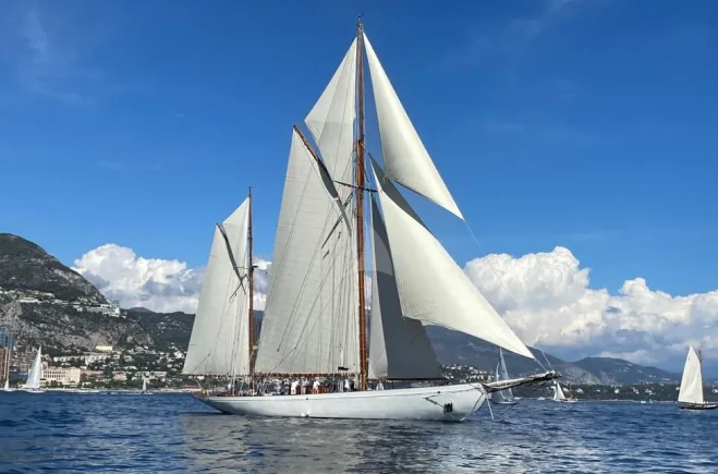 S/Y Black Swan