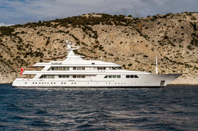 M/Y FOS