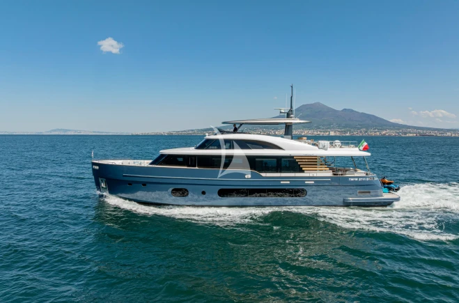 M/Y BLUE EYES