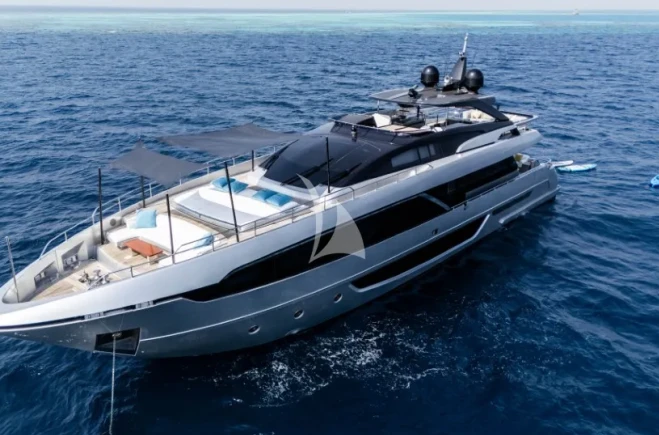 M/Y DARK HORSE