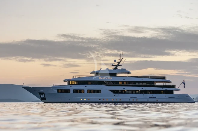 M/Y BLACK SWAN