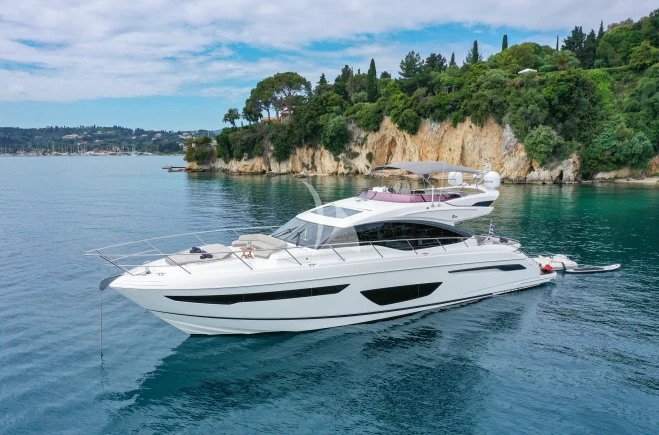 M/Y FAR & AWAY