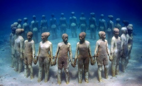 Into The Deep: 5 Amazing Underwater Destinations