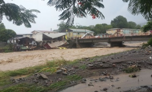 S/Y Rivendell Bringing Aid To The People Of Dominica