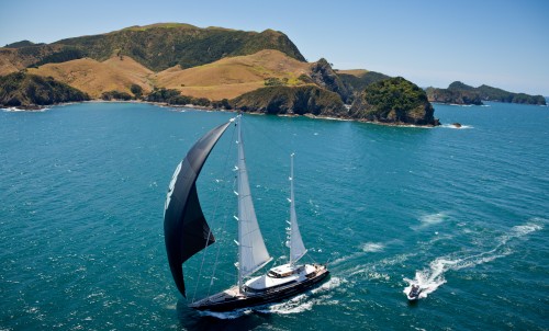 Blue & Beyond #3 - A Piece Of Paradise