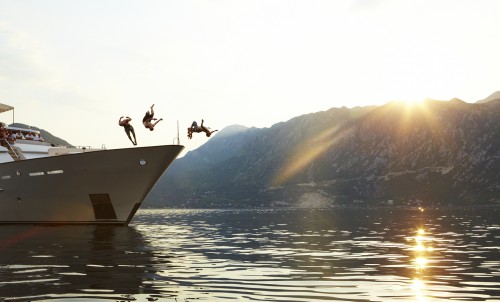 Blue & Beyond #7 - Top 10 Reasons To Charter A Yacht