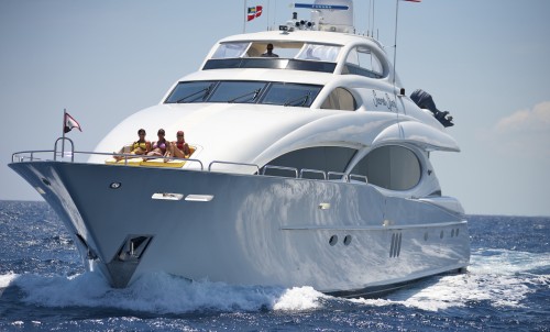 Blue & Beyond #9 - Winter Yachting Destination - Bahamas