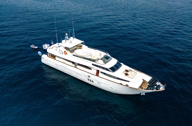 BEIJA FLORE 28m (92ft) - Now for sale with Bluewater