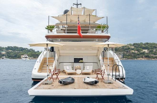 A charter broker and a beautiful Benetti