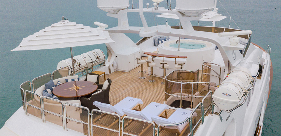 yacht dining room